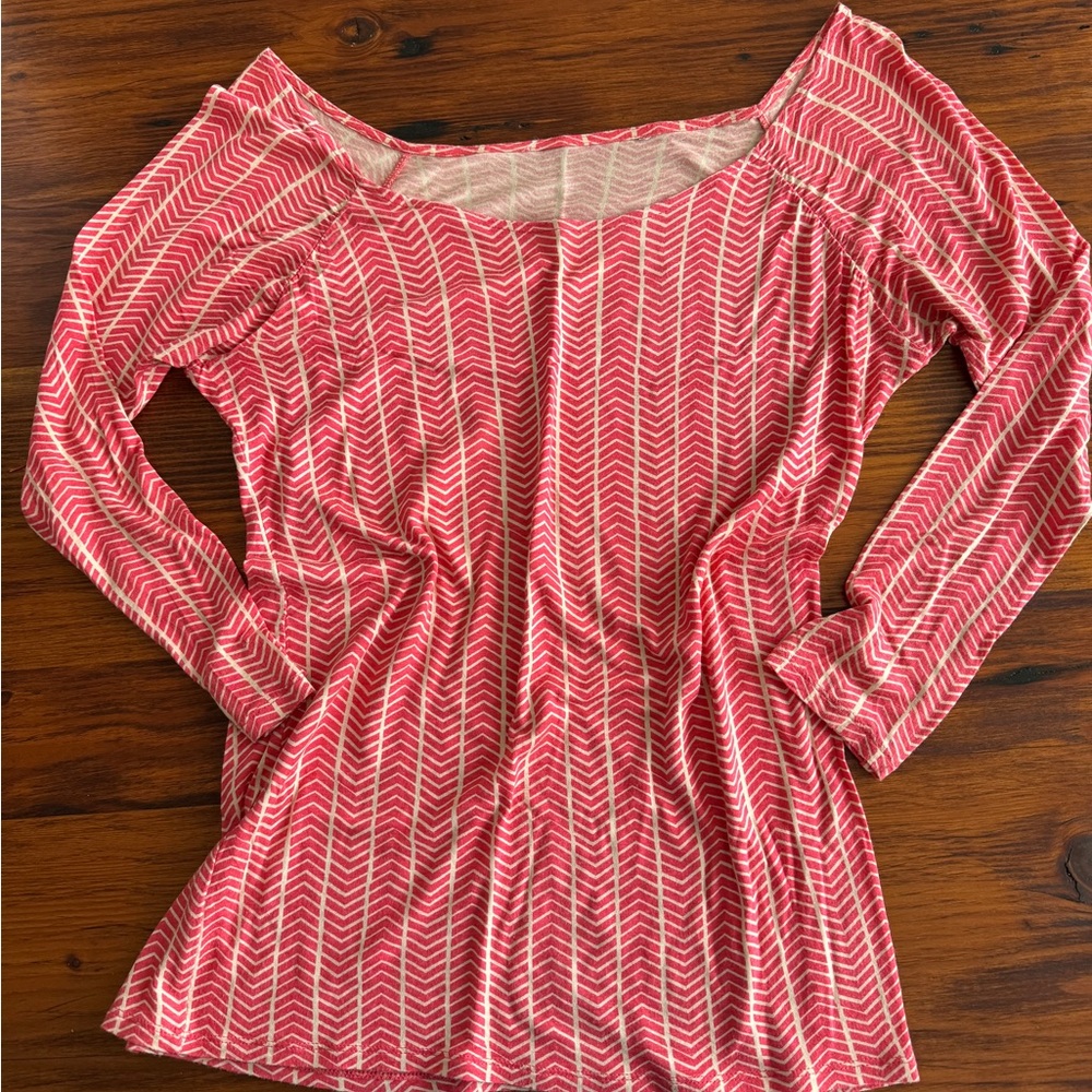 Like New! Peach Chevron Top